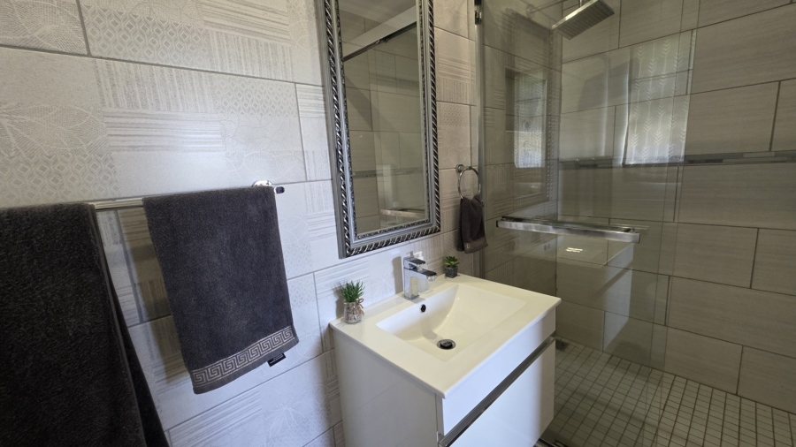 3 Bedroom Property for Sale in Twee Kuilen Western Cape